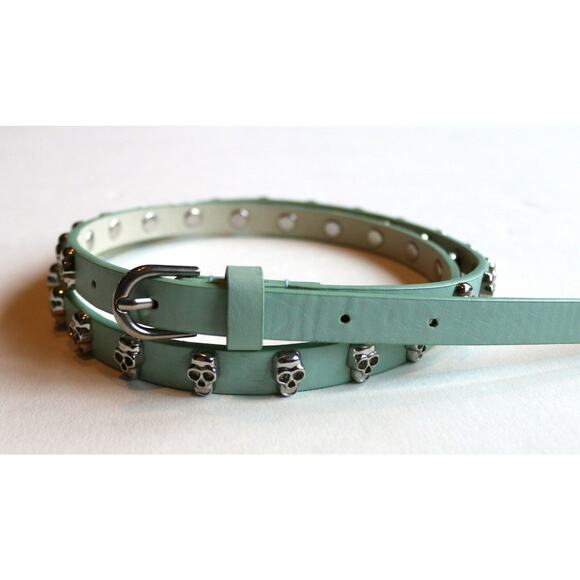 Skull Encrusted Light Green Skinny Belt UNUSED Medium 1/2 x 38 inches - Picture 4 of 10
